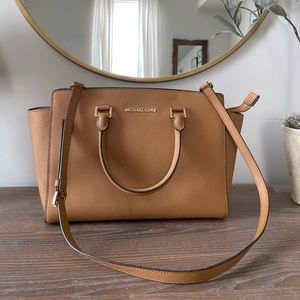Michael Kors Large Selma Bag - Peanut